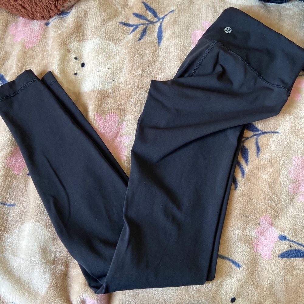 Black lululemon leggings